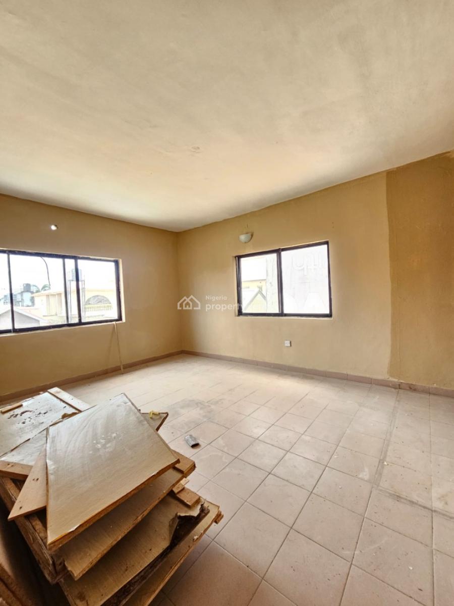 Lovely Well Spacious 3-bedroom Apartment with Bq, Lekki Phase 1, Lekki, Lagos, Flat / Apartment for Rent