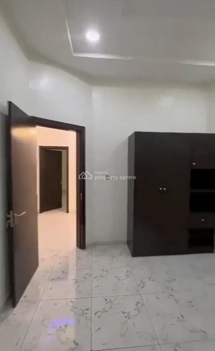 Semi Masters Bedroom Inside a Shared Apartment { Video}, Emcel Garden Estate Orchid Road, Lekki, Lagos, Self Contain (single Rooms) for Rent