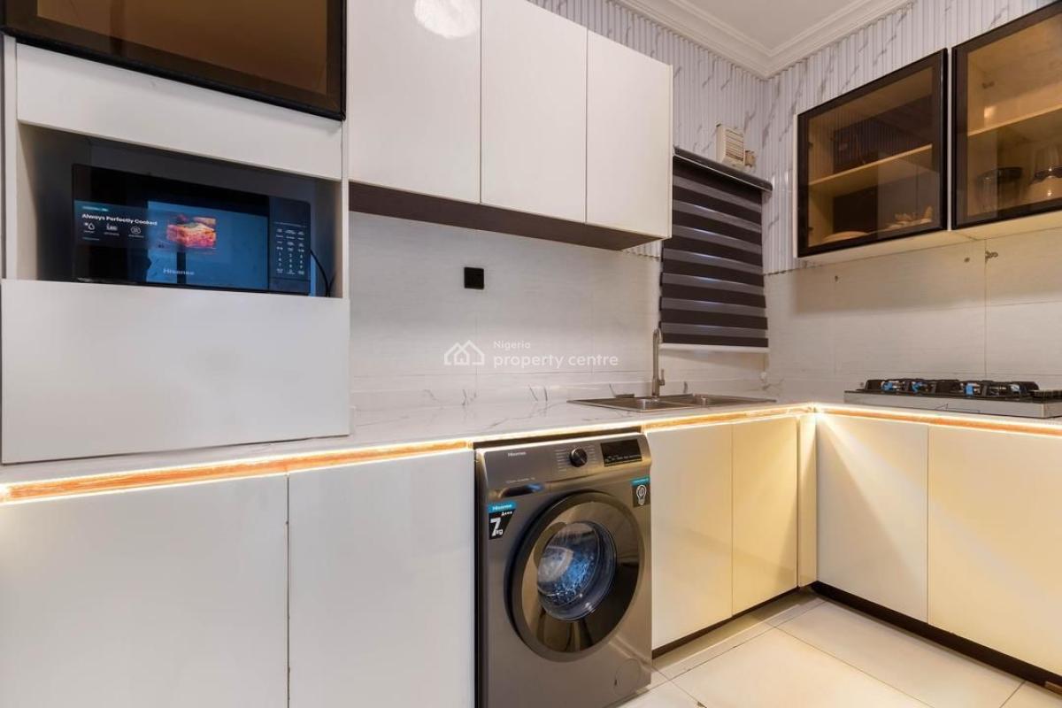 2bedroom Apartment with Ps5, Swimming Pool,air Hockey, 24/7 Security, Lekki Phase 1, Lekki, Lagos, House Short Let