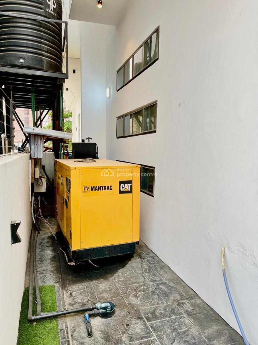 3bedroom Apartment with Ps5, Swimming Pool,air Hockey, 24/7 Security, Lekki Phase 1, Lekki, Lagos, Flat / Apartment Short Let