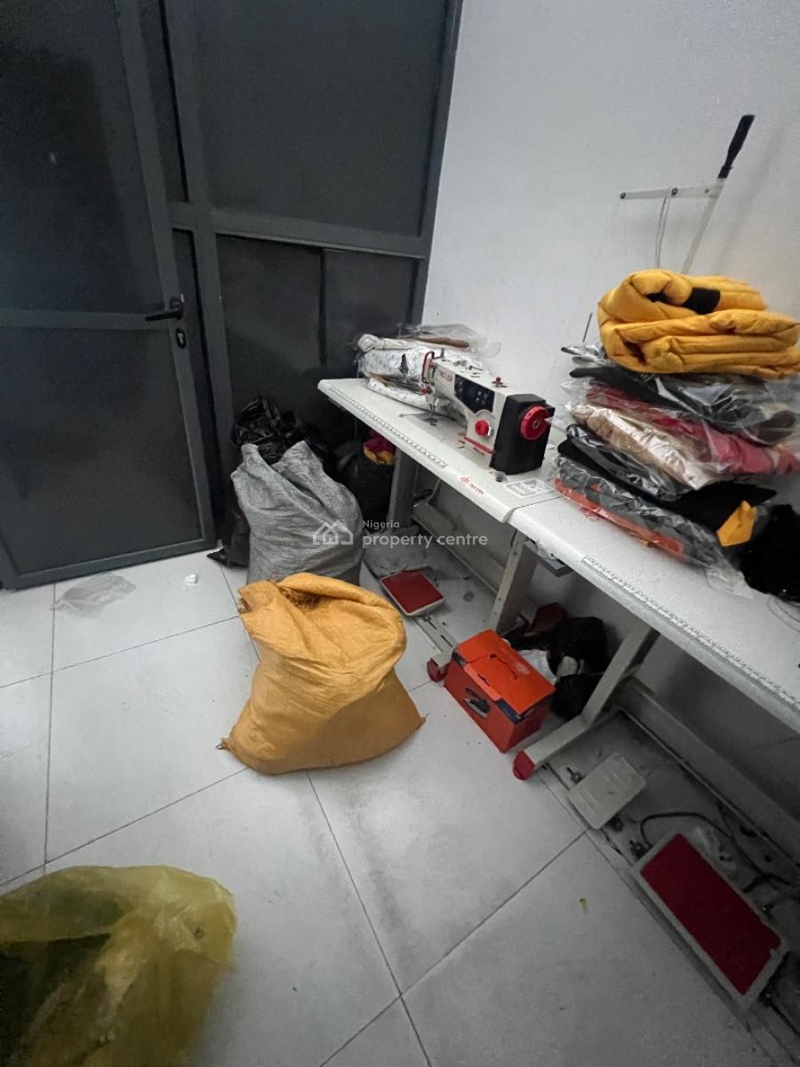 Shop Ground Floor Facing Road at Lekki Phase 1, Off Admiralty Way Lekki Phase 1, Lekki Phase 1, Lekki, Lagos, Shop for Rent