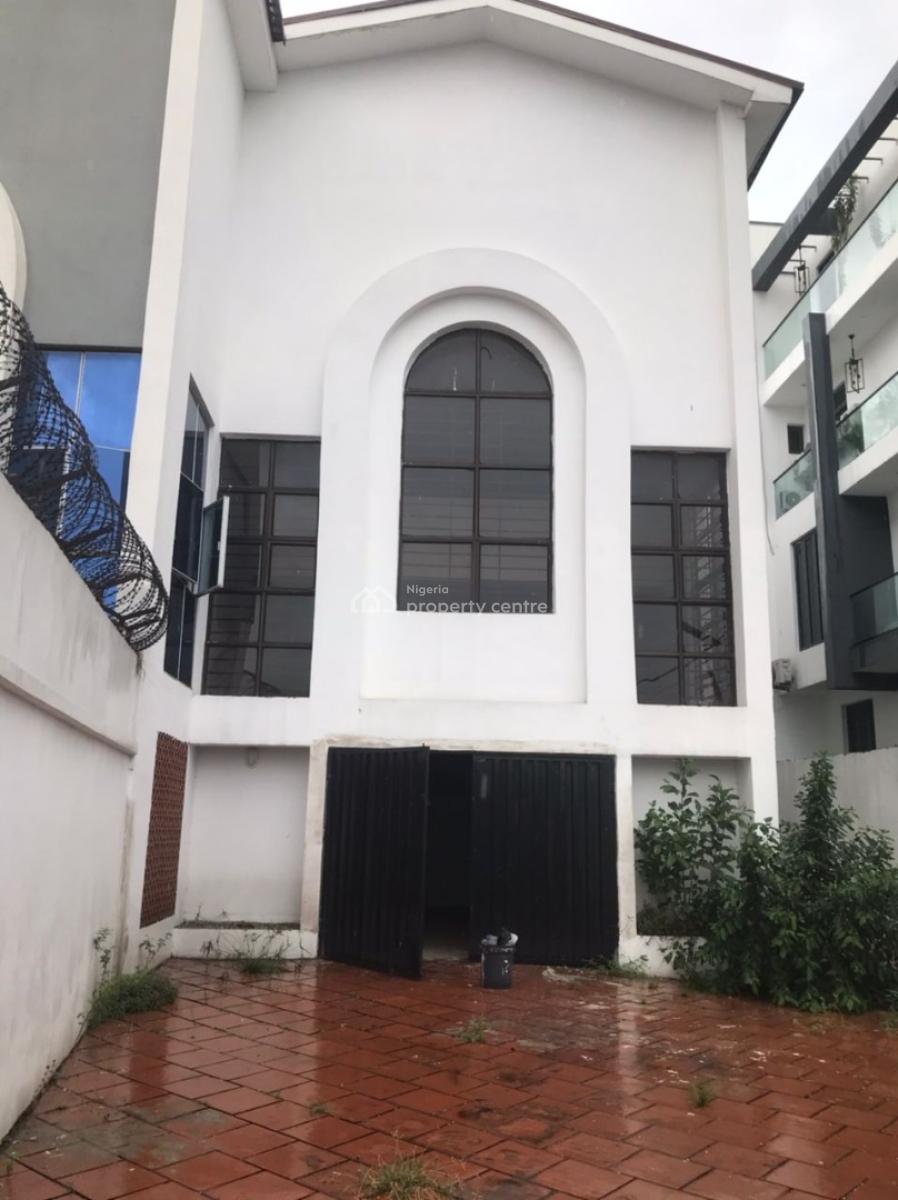 a Prestigious 6-bedroom Terraced Home in The Heart of Shonibare, Shonibare Estate, Ikeja, Lagos, Semi-detached Duplex for Sale
