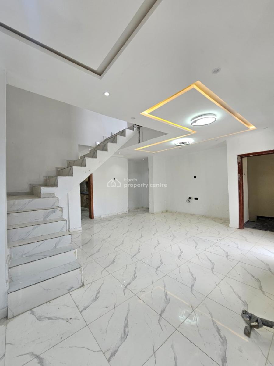 Well Built Luxury 4-bedroom Maisonette, Lekki Phase 1, Lekki, Lagos, Flat / Apartment for Rent