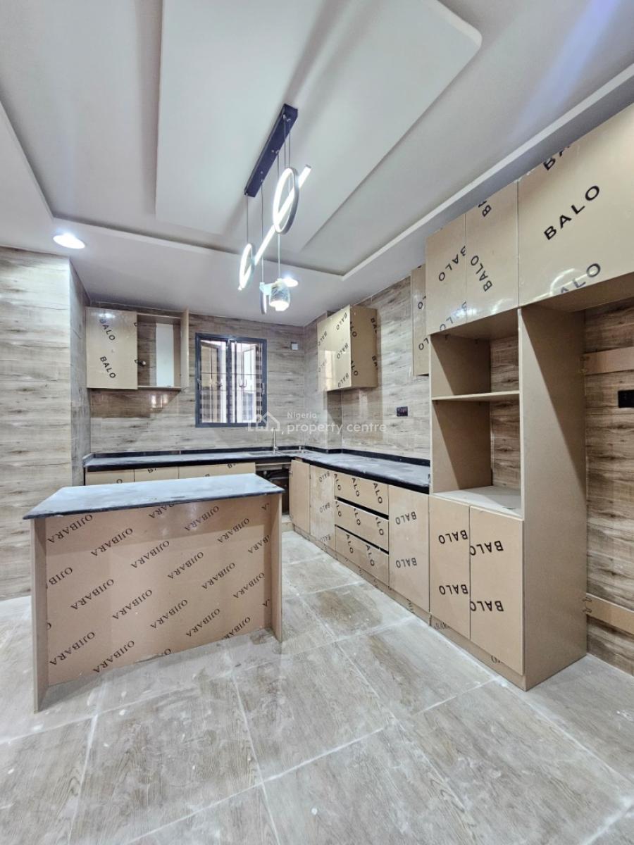 Well Built Luxury 4-bedroom Maisonette, Lekki Phase 1, Lekki, Lagos, Flat / Apartment for Rent