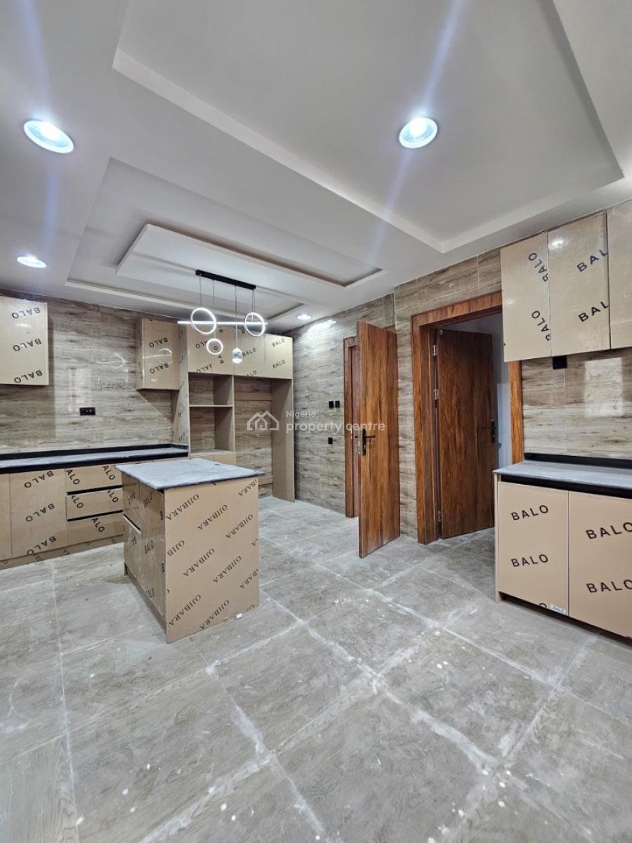 Well Built Luxury 4-bedroom Maisonette, Lekki Phase 1, Lekki, Lagos, Flat / Apartment for Rent