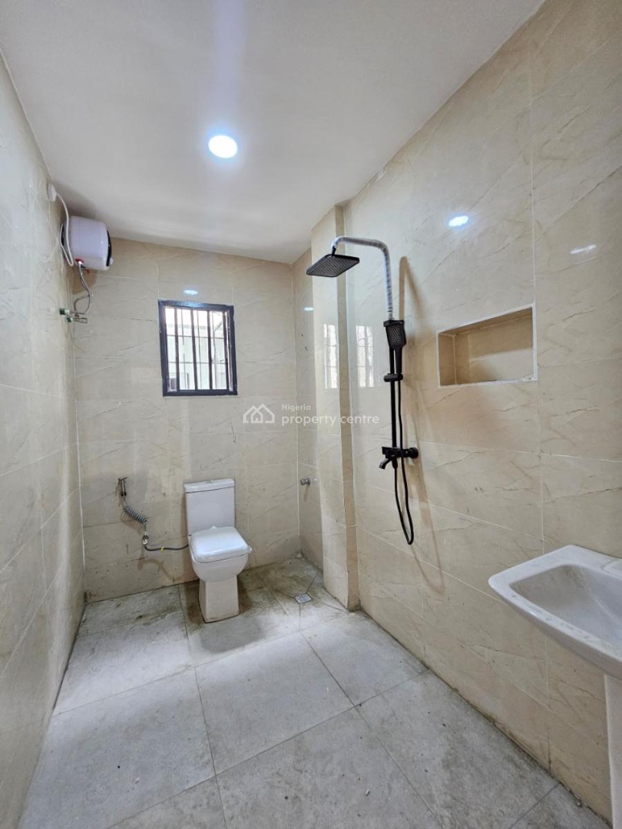 Well Built Luxury 4-bedroom Maisonette, Lekki Phase 1, Lekki, Lagos, Flat / Apartment for Rent