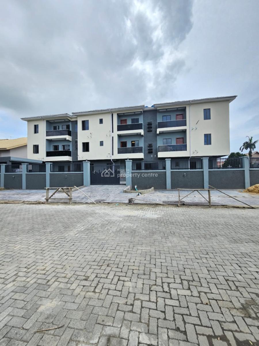 Well Built Luxury 4-bedroom Maisonette, Lekki Phase 1, Lekki, Lagos, Flat / Apartment for Rent