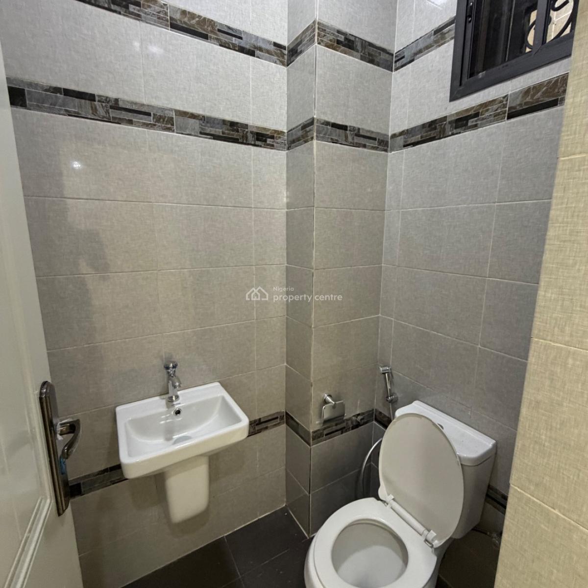 Contemporary & Serviced 3bedrooms Apartment with Bq, Main Katamoe, Katampe, Abuja, Flat / Apartment for Rent