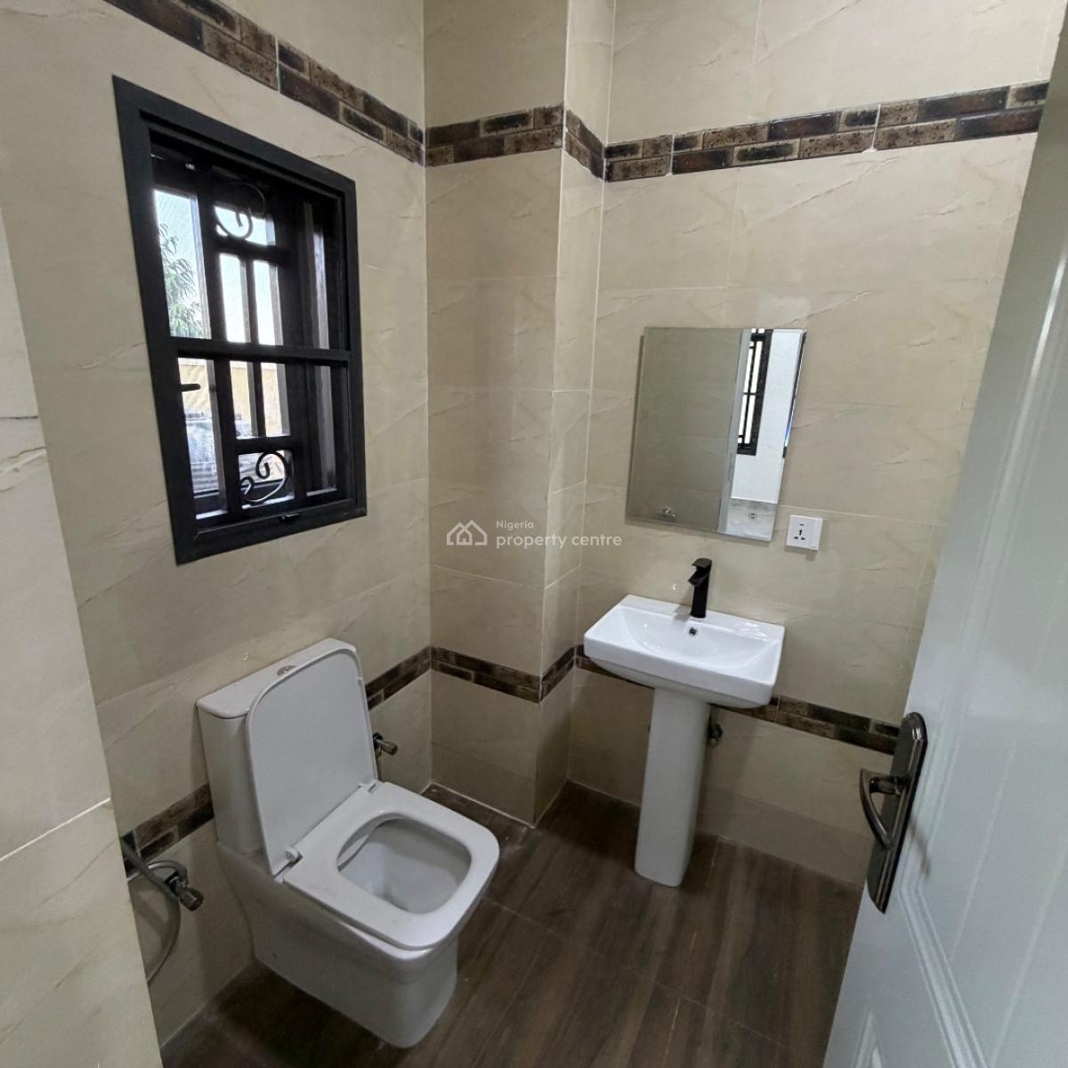 Contemporary & Serviced 3bedrooms Apartment with Bq, Main Katamoe, Katampe, Abuja, Flat / Apartment for Rent