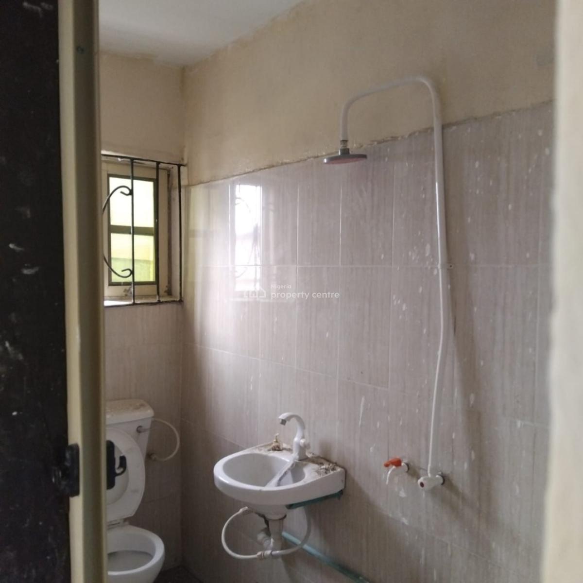Standard 2 Bedroom Upstairs Apartment, United Estate, Sangotedo, Ajah, Lagos, Flat / Apartment for Rent