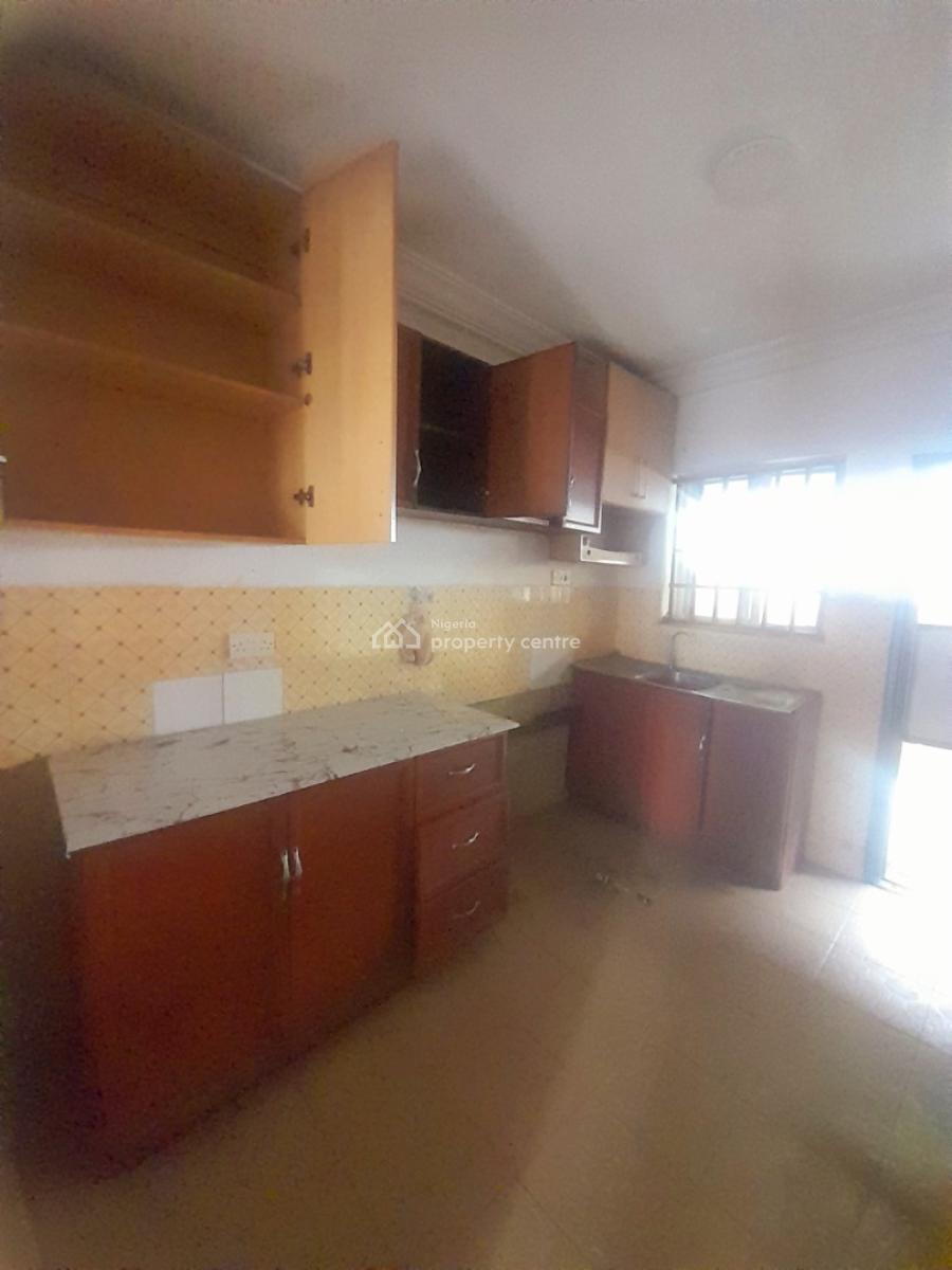 Room in a Shared Apartment (upstairs), Maroko, Off Mobi Road, Ilaje, Ajah, Lagos, Self Contain (single Rooms) for Rent