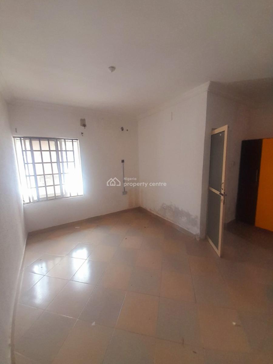 Room in a Shared Apartment (upstairs), Maroko, Off Mobi Road, Ilaje, Ajah, Lagos, Self Contain (single Rooms) for Rent