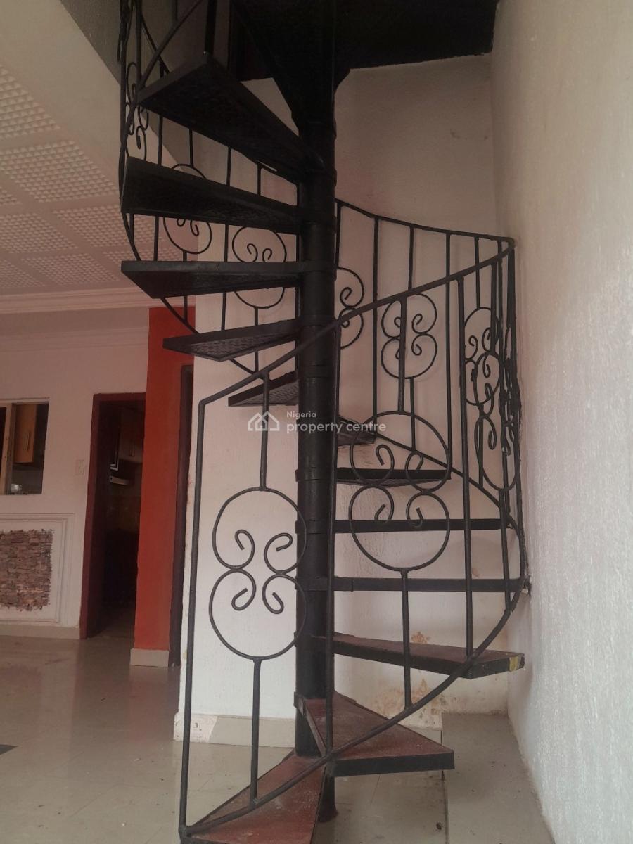 Room in a Shared Apartment (upstairs), Maroko, Off Mobi Road, Ilaje, Ajah, Lagos, Self Contain (single Rooms) for Rent