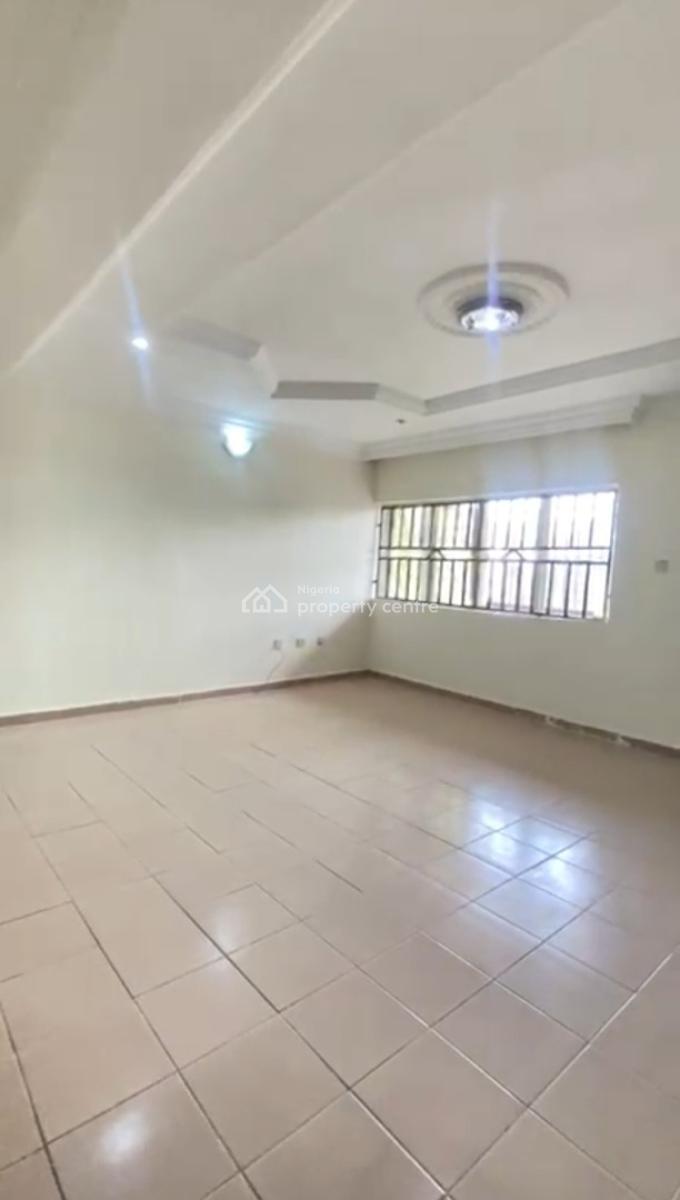 Clean Spacious Renovated 3bedroom Flat, Tarred Rd, 2st Avenue, Tarred Rd, Gwarinpa, Abuja, Flat / Apartment for Rent