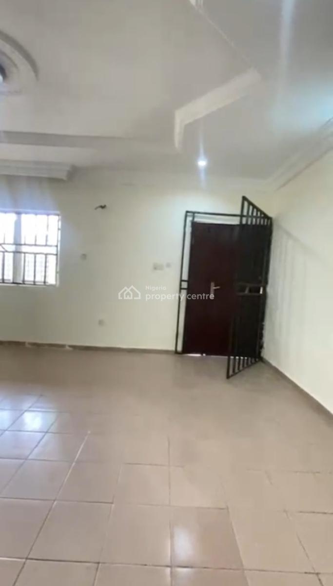 Clean Spacious Renovated 3bedroom Flat, Tarred Rd, 2st Avenue, Tarred Rd, Gwarinpa, Abuja, Flat / Apartment for Rent