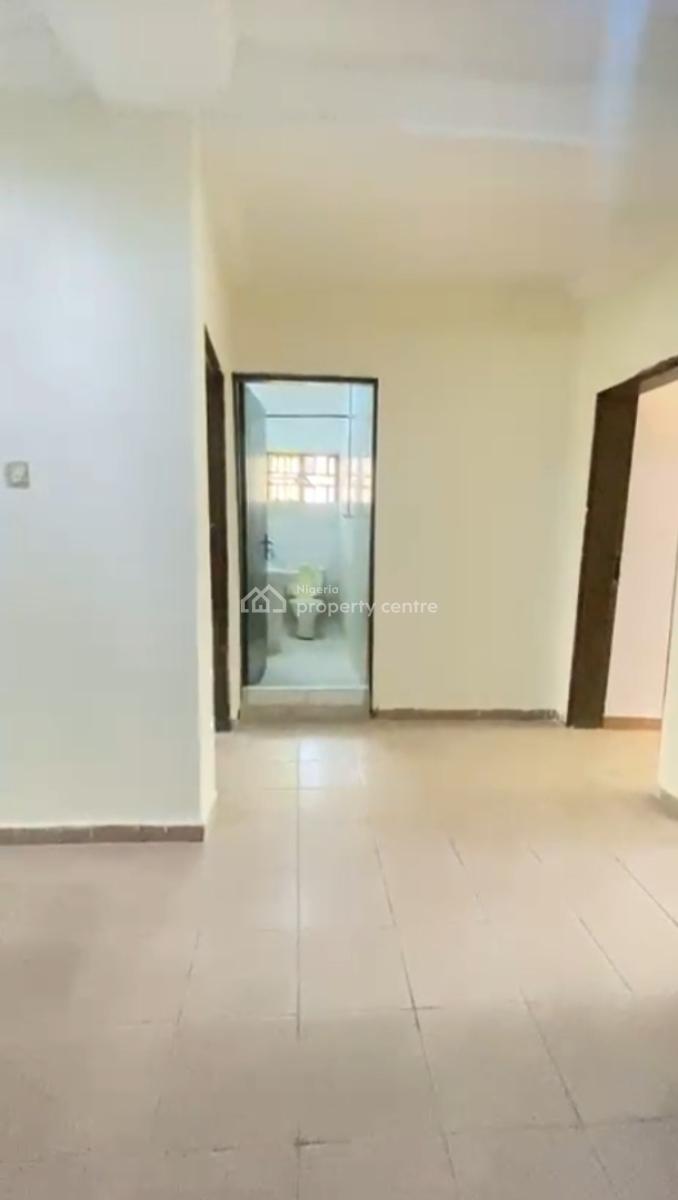 Clean Spacious Renovated 3bedroom Flat, Tarred Rd, 2st Avenue, Tarred Rd, Gwarinpa, Abuja, Flat / Apartment for Rent