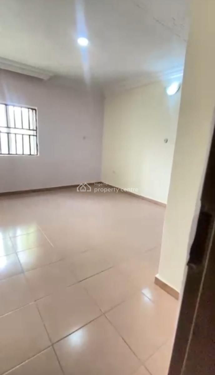Clean Spacious Renovated 3bedroom Flat, Tarred Rd, 2st Avenue, Tarred Rd, Gwarinpa, Abuja, Flat / Apartment for Rent