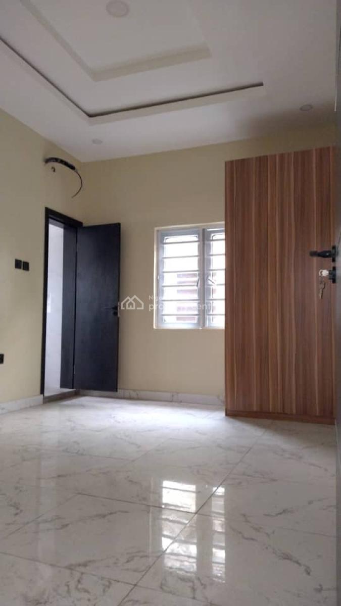 Executive 2 Bedroom in Highend Neighbourhood, Bode Thomas, Surulere, Lagos, Flat / Apartment for Rent