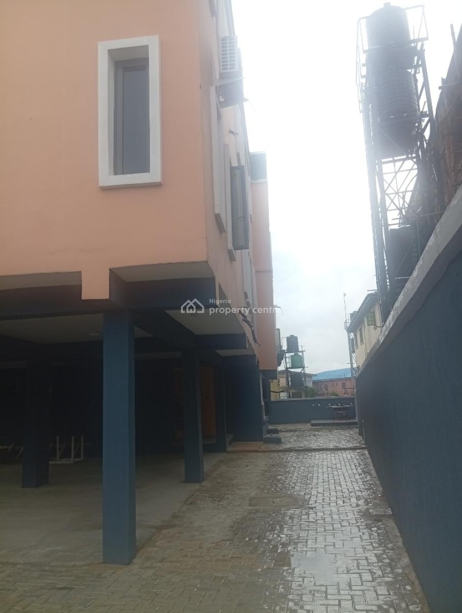 3 Bedrooms Flat with Rooms Ensuite New House, Gbagada Lagos, Soluyi, Gbagada, Lagos, Block of Flats for Sale