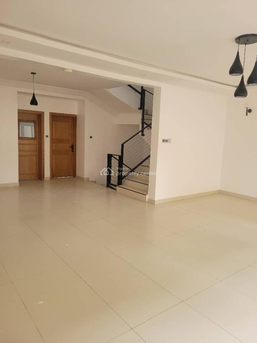 Three Bedroom Terrace with Bq, Lekki Phase 1, Lekki, Lagos, Terraced Duplex for Rent