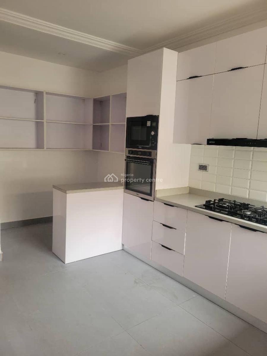 Three Bedroom Terrace with Bq, Lekki Phase 1, Lekki, Lagos, Terraced Duplex for Rent