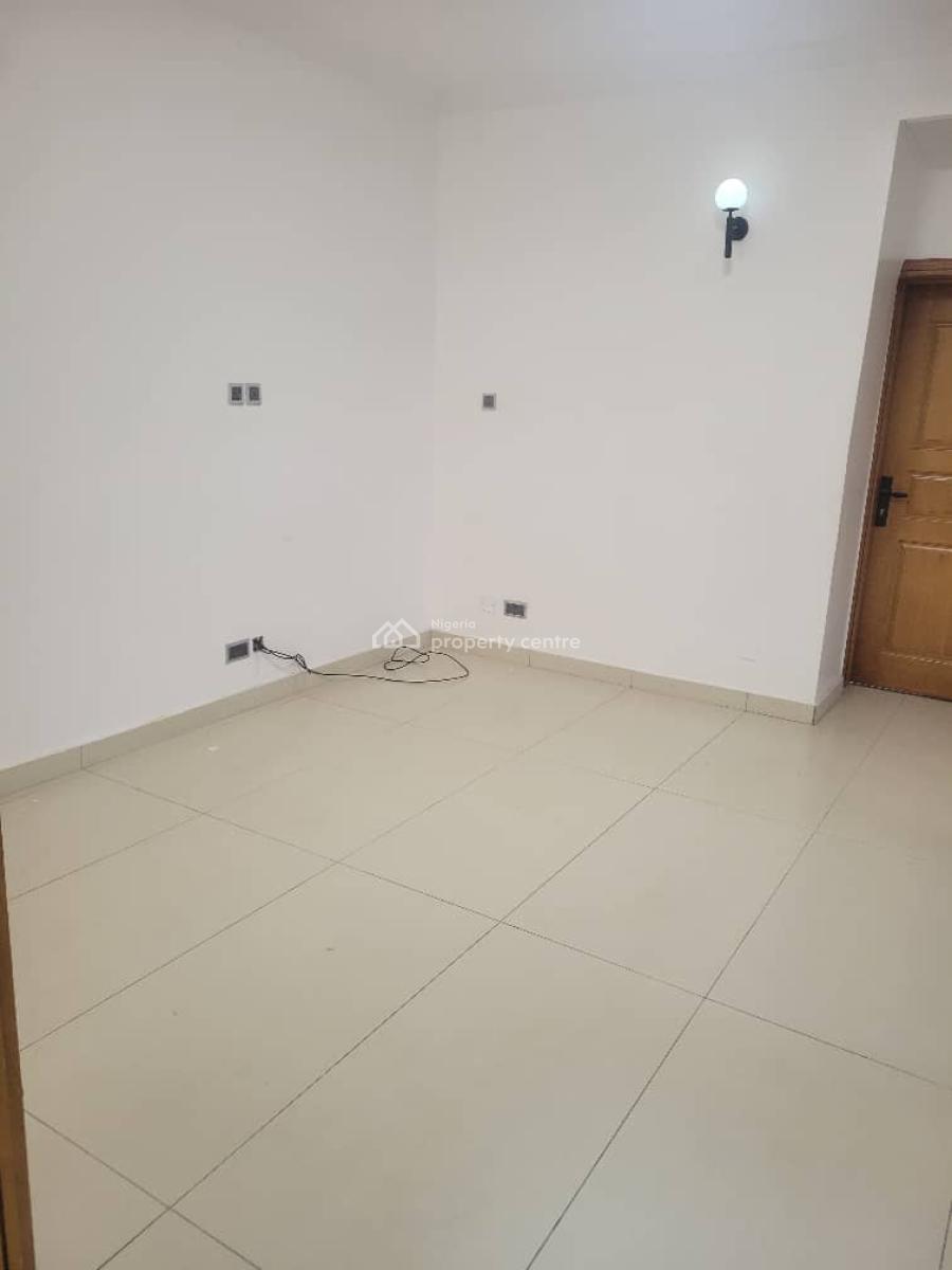 Three Bedroom Terrace with Bq, Lekki Phase 1, Lekki, Lagos, Terraced Duplex for Rent