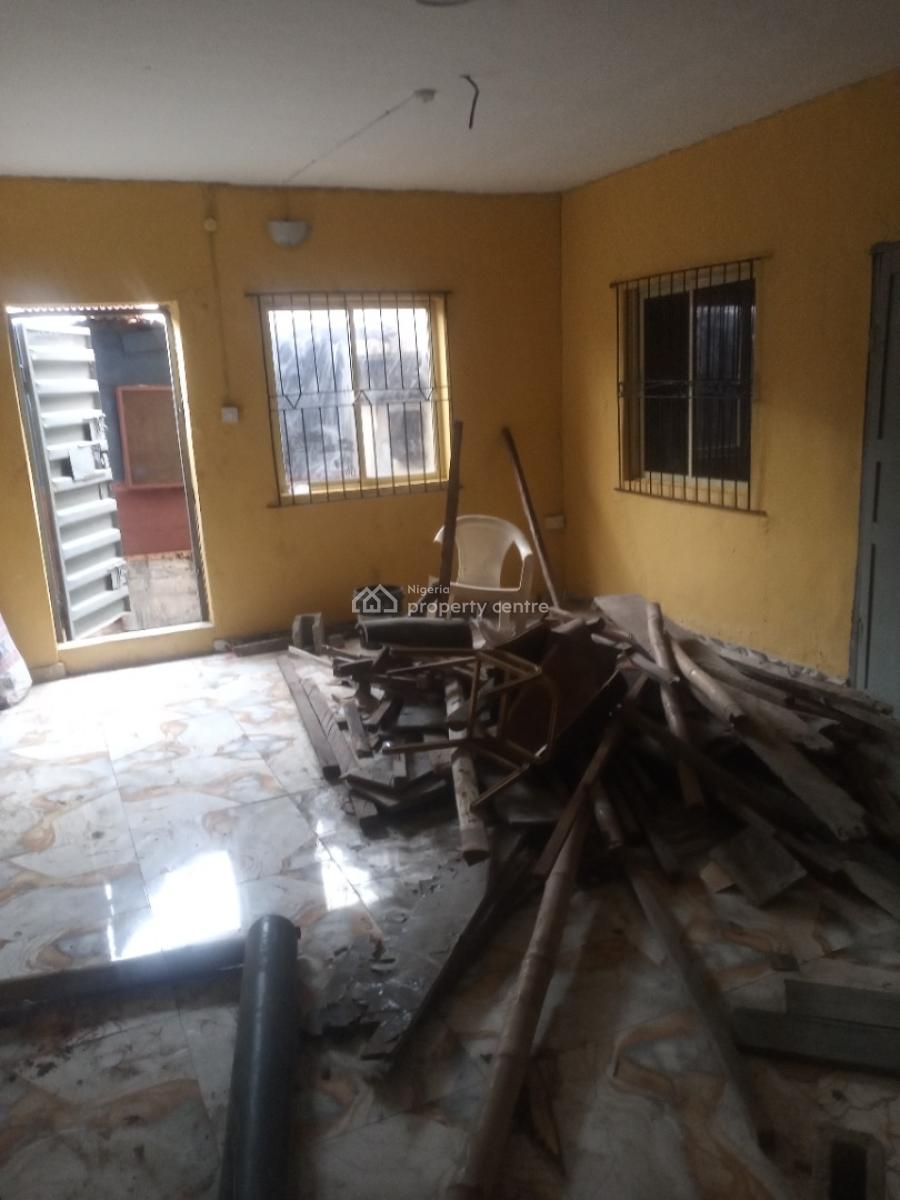3bedroom, Orile Iganmu, Surulere, Lagos, Flat / Apartment for Rent