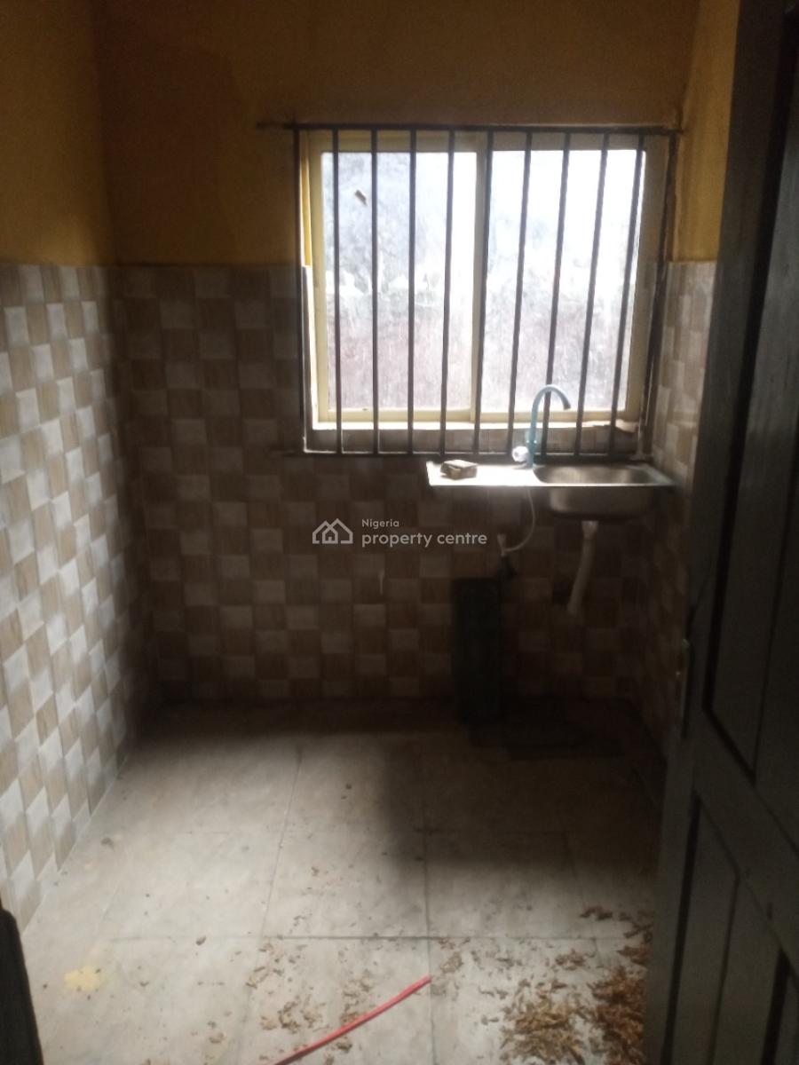 3bedroom, Orile Iganmu, Surulere, Lagos, Flat / Apartment for Rent