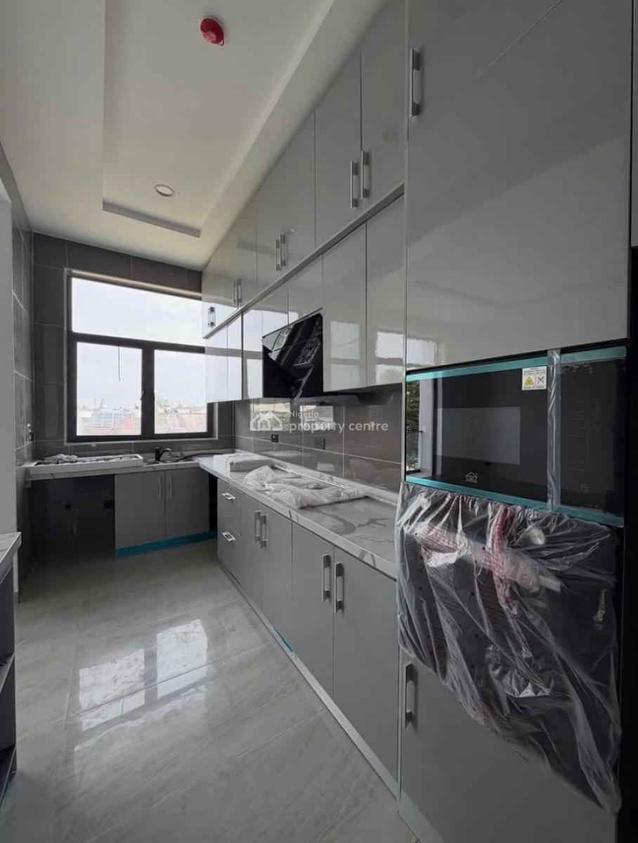 Luxury 2 Bedroom Apartment with Swimming Pool, Lekki Phase 1, Lekki, Lagos, Flat / Apartment for Rent