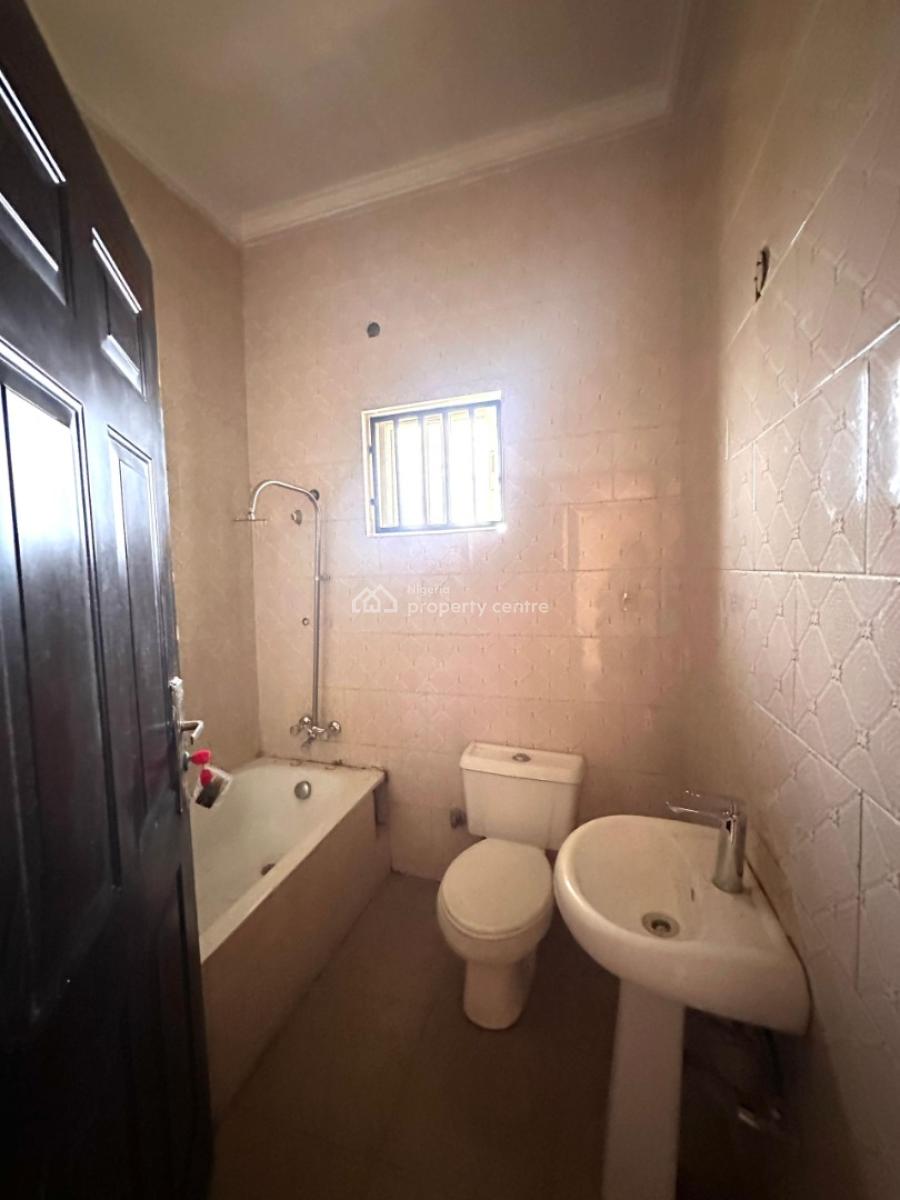 2 Bedroom Flat in an Estate., Life Camp, Abuja, Flat / Apartment for Rent