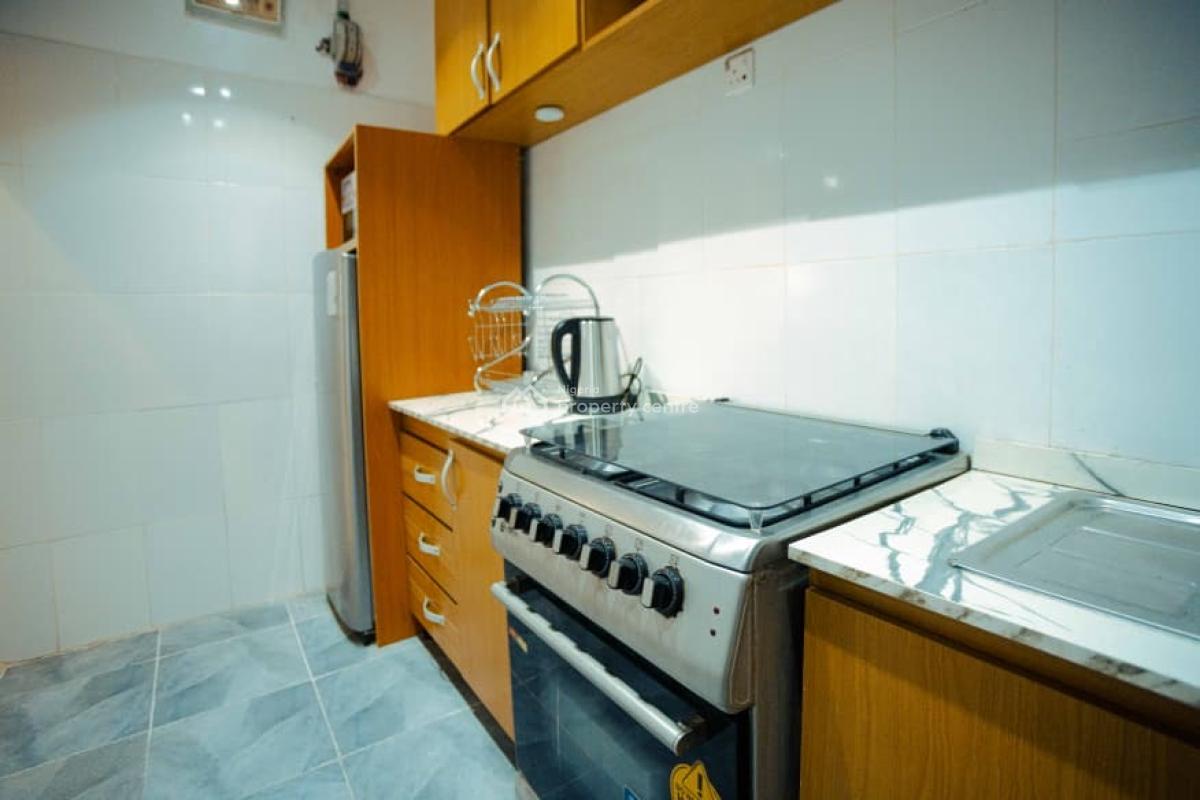 Modern 3-bedroom En-suite Apartment, Gbagada, Gbagada, Lagos, Flat / Apartment Short Let