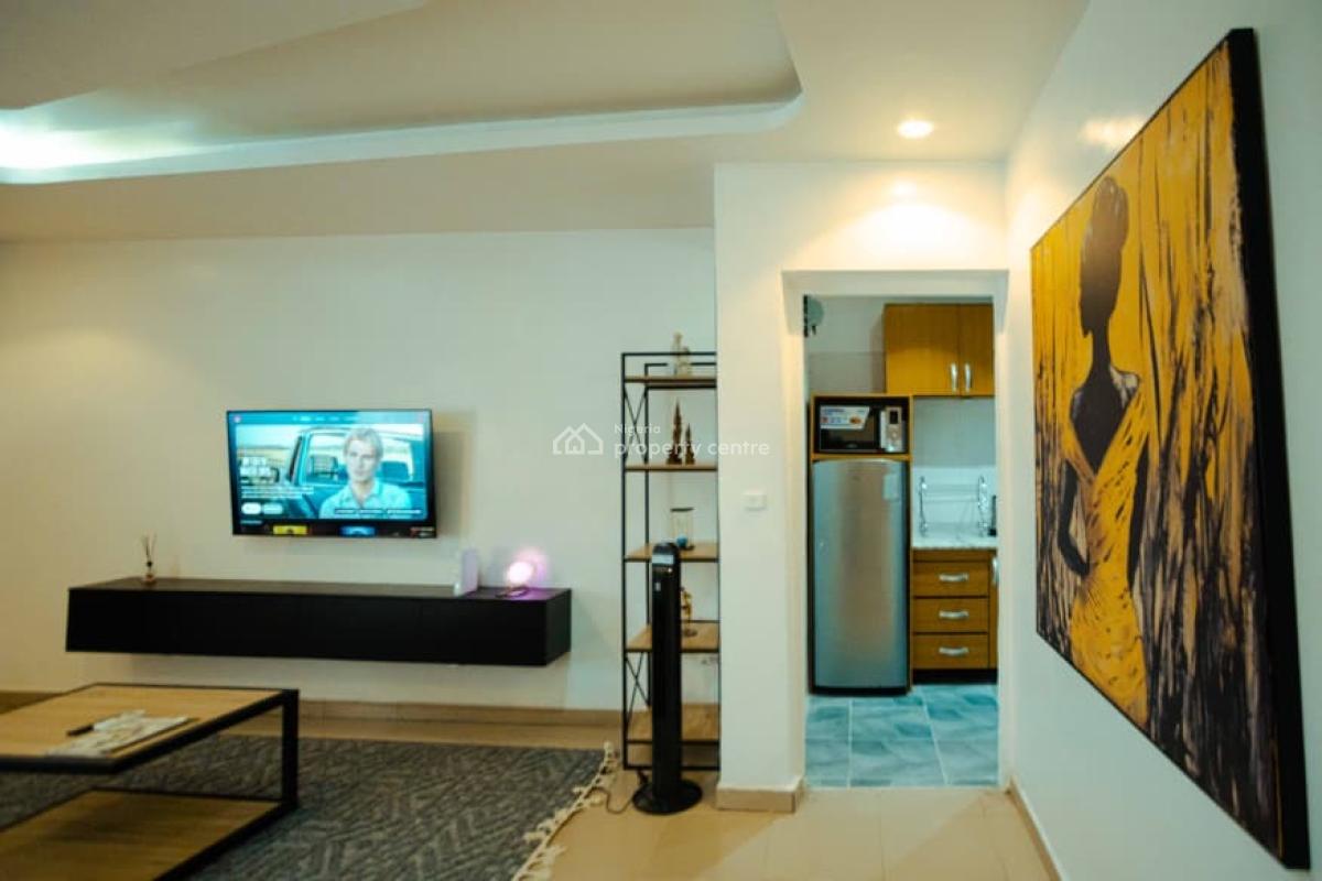 Modern 3-bedroom En-suite Apartment, Gbagada, Gbagada, Lagos, Flat / Apartment Short Let
