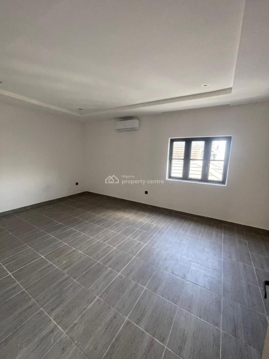 Spacious 4 Bedroom Terrace with Bq, Lekki Phase 1, Lekki, Lagos, Terraced Duplex for Rent