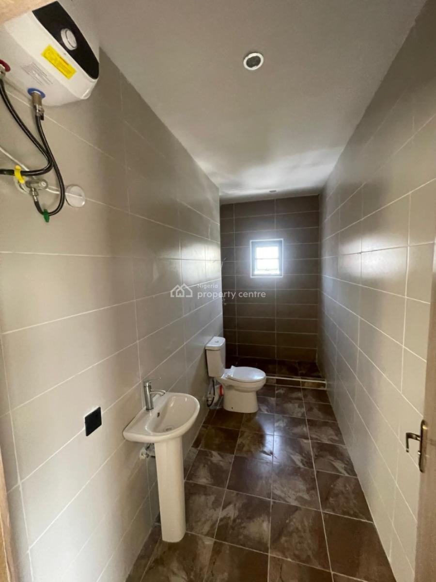 Spacious 4 Bedroom Terrace with Bq, Lekki Phase 1, Lekki, Lagos, Terraced Duplex for Rent