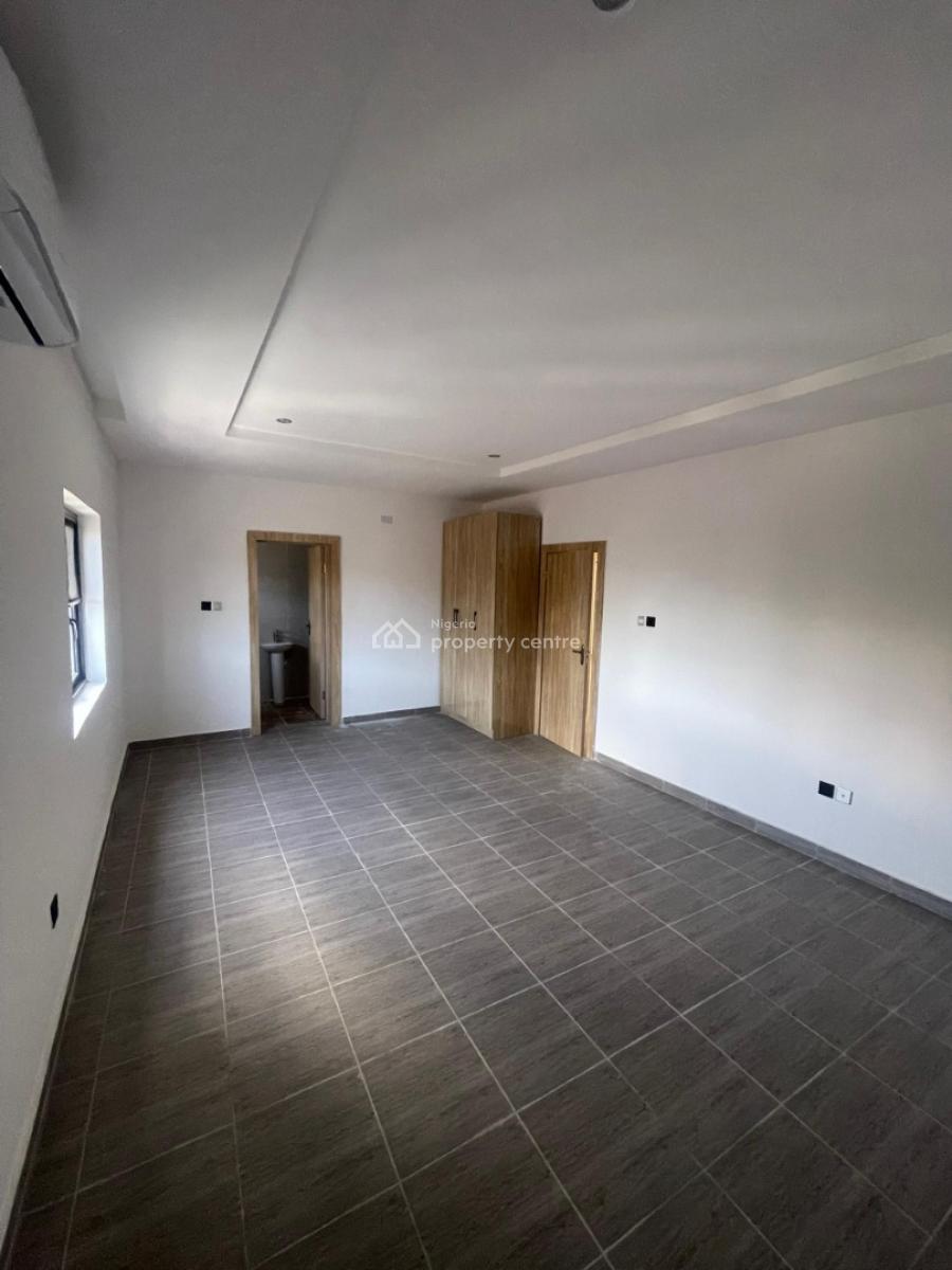 Spacious 4 Bedroom Terrace with Bq, Lekki Phase 1, Lekki, Lagos, Terraced Duplex for Rent