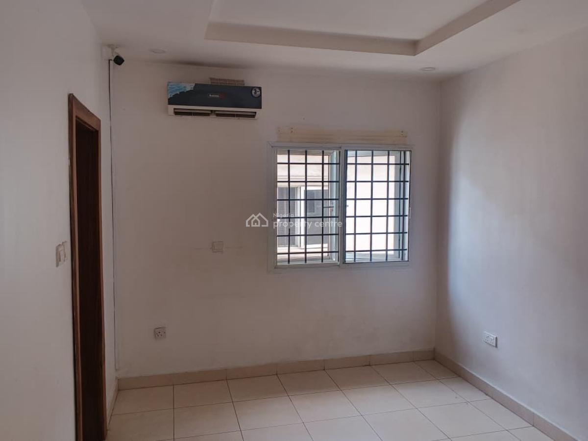 Executive 3 Bedroom Apartment, Off Admiralty Way, Lekki Phase 1, Lekki, Lagos, Flat / Apartment for Rent