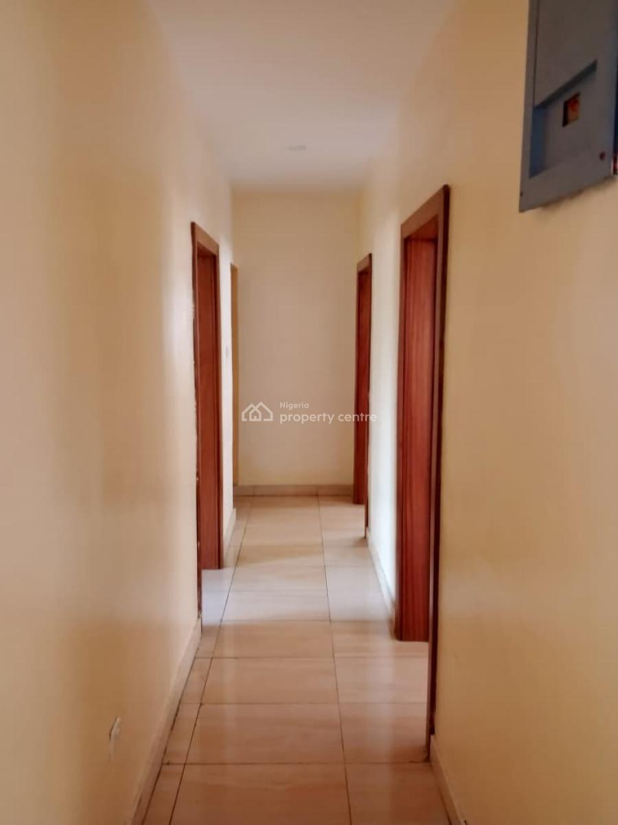Executive 3 Bedroom Apartment, Off Admiralty Way, Lekki Phase 1, Lekki, Lagos, Flat / Apartment for Rent