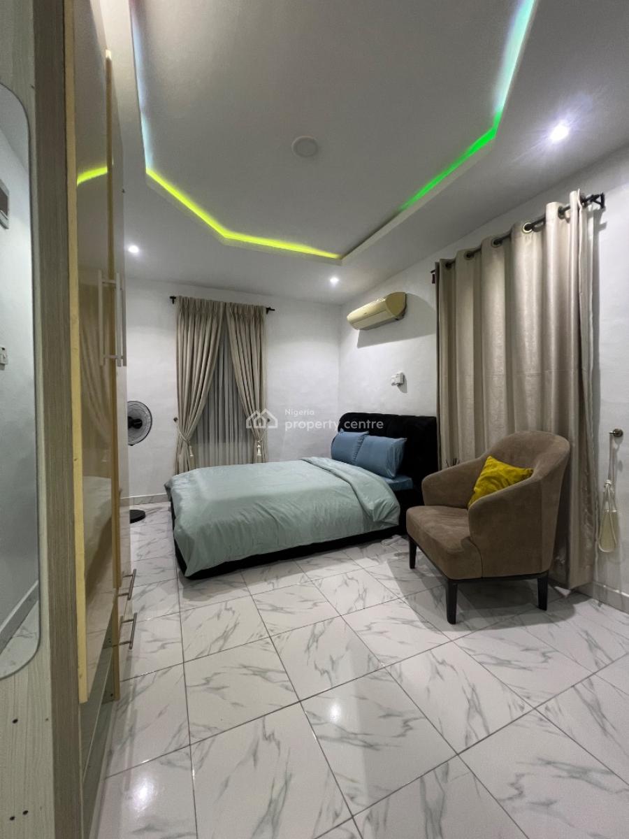 Decent Well Ventilated, Furnished and Serviced Studio Apartment, Jibowu, Yaba, Lagos, Self Contain (single Rooms) for Rent