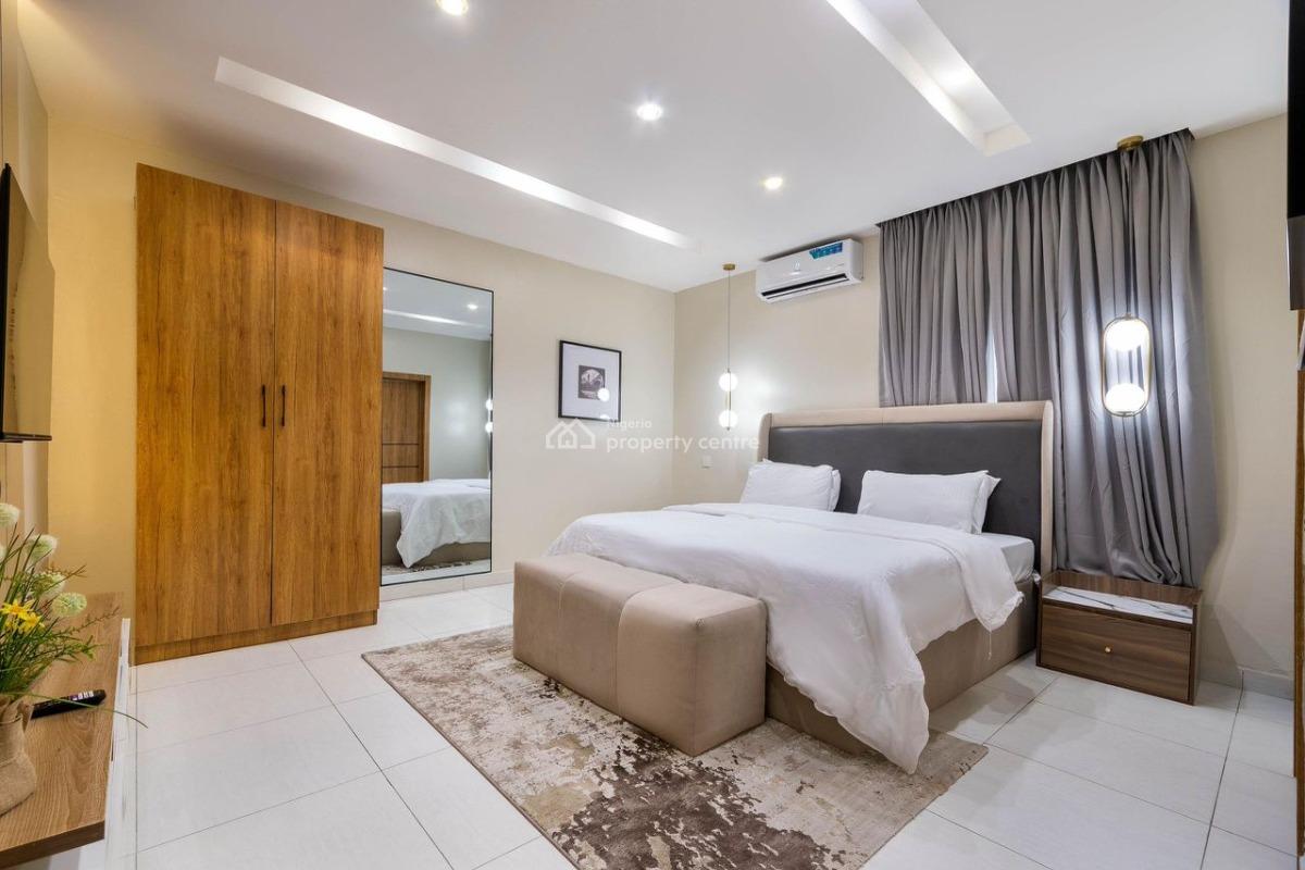 Luxury 2 Bedroom Apartment with Pool & Ps5, Balcony with City View, Air Hockey Game Available, Lekki Phase 1, Lekki, Lagos, Flat / Apartment Short Let
