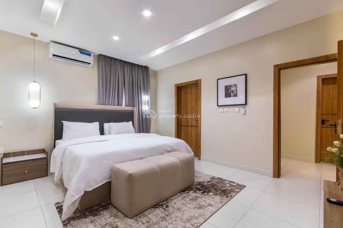 Luxury 2 Bedroom Apartment with Pool & Ps5, Balcony with City View, Air Hockey Game Available, Lekki Phase 1, Lekki, Lagos, Flat / Apartment Short Let