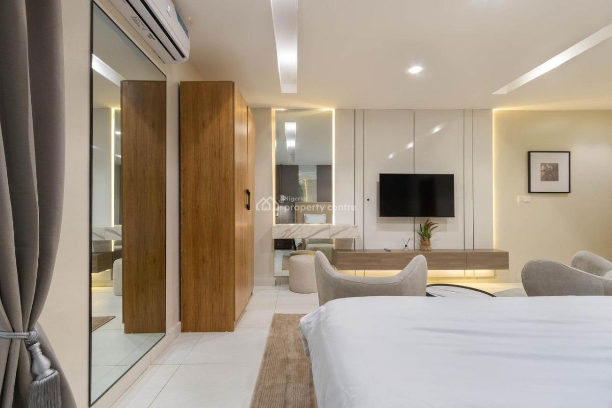 Luxury 2 Bedroom Apartment with Pool & Ps5, Balcony with City View, Air Hockey Game Available, Lekki Phase 1, Lekki, Lagos, Flat / Apartment Short Let