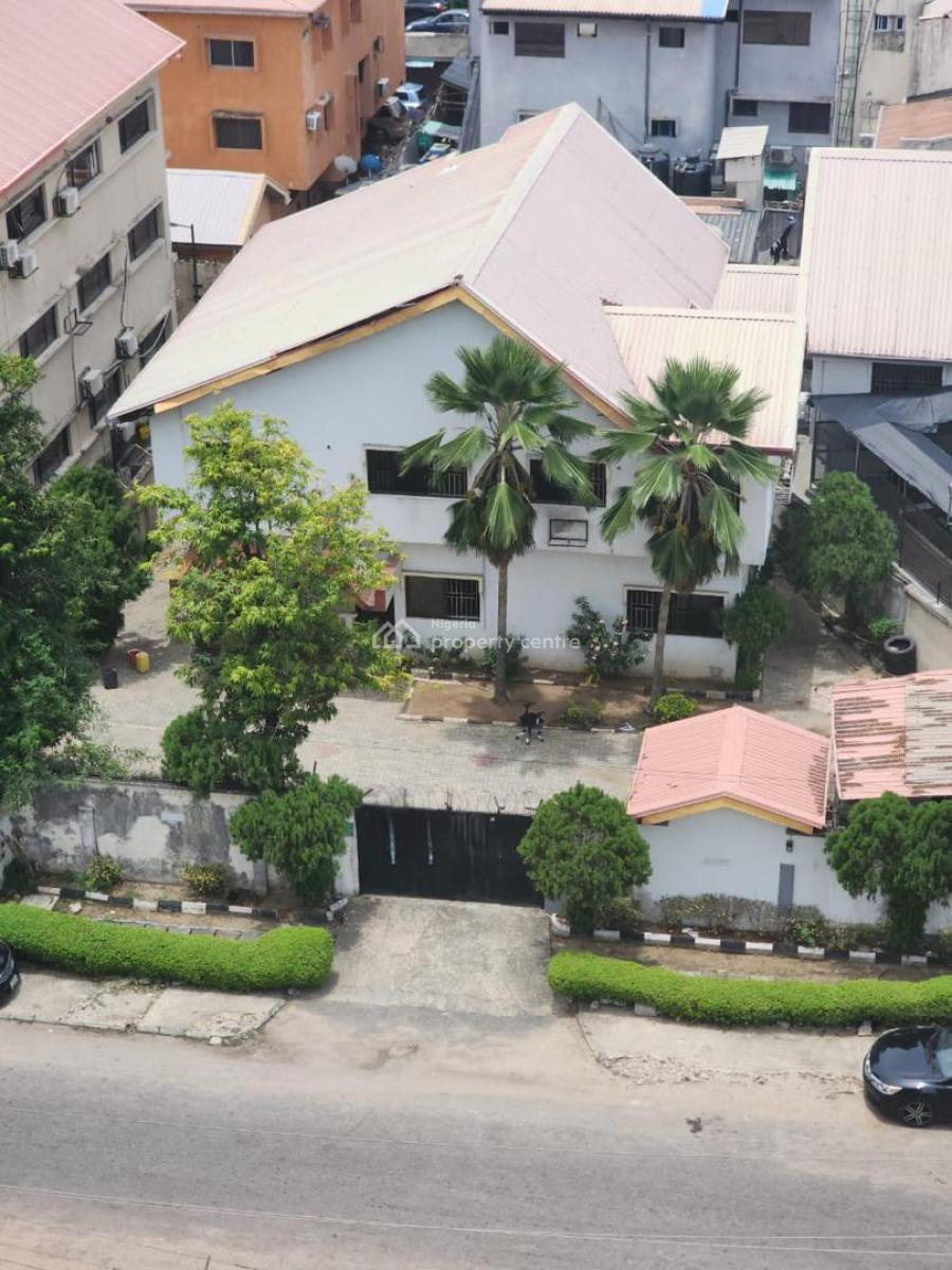 Spacious Massive Luxury 9bedroom Detated, Commercial Property on Major Victoria Island, Victoria Island (vi), Lagos, Flat / Apartment for Rent
