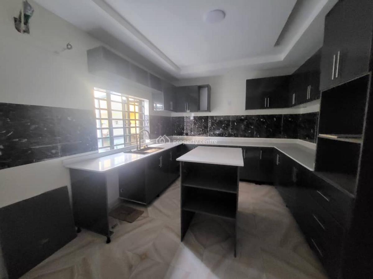 5 Bedrooms Detached Duplex, Gra Phase 1, Magodo, Lagos, Detached Duplex for Sale