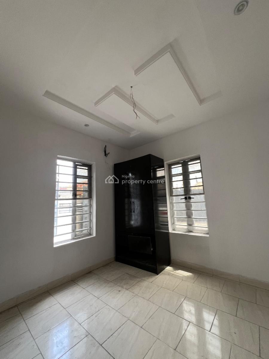Standard 2 Bedroom Apartment in a Secured Neighborhood., Ologufe Road, Awoyaya, Ibeju Lekki, Lagos, Flat / Apartment for Rent