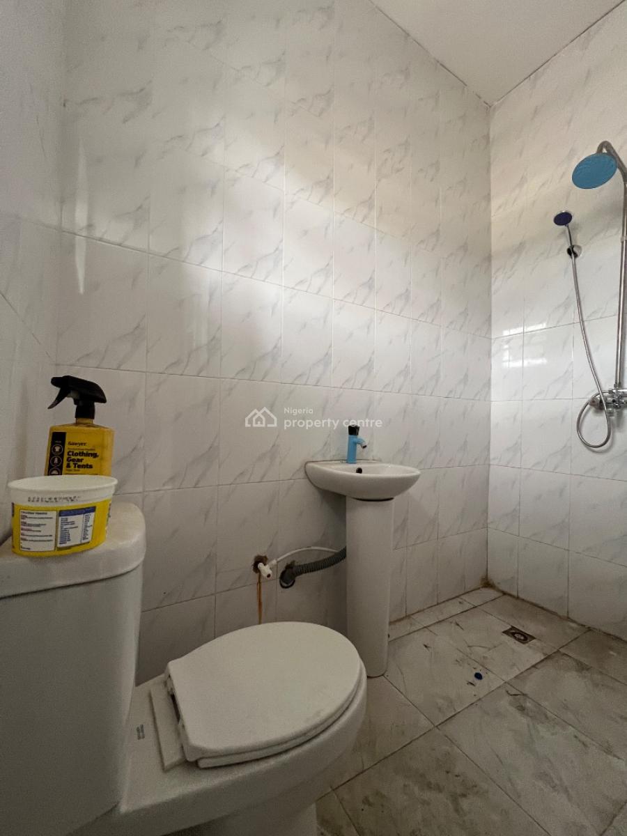 Standard 2 Bedroom Apartment in a Secured Neighborhood., Ologufe Road, Awoyaya, Ibeju Lekki, Lagos, Flat / Apartment for Rent