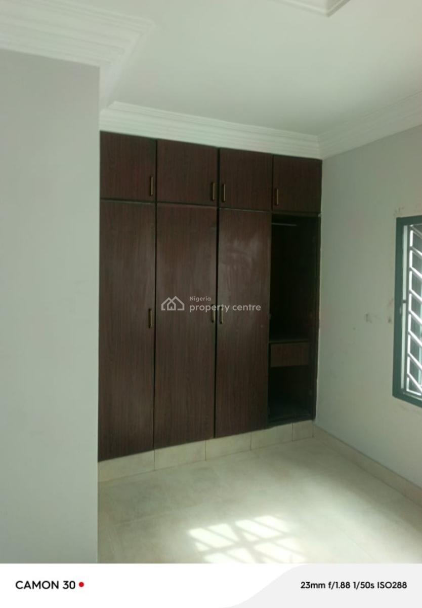 Well Renovated 4 Bedroom Semi Detach Duplex with  Bq at Magodo Ph1, Magodo Ph1 Gra, Gra Phase 1, Magodo, Lagos, Semi-detached Duplex for Rent