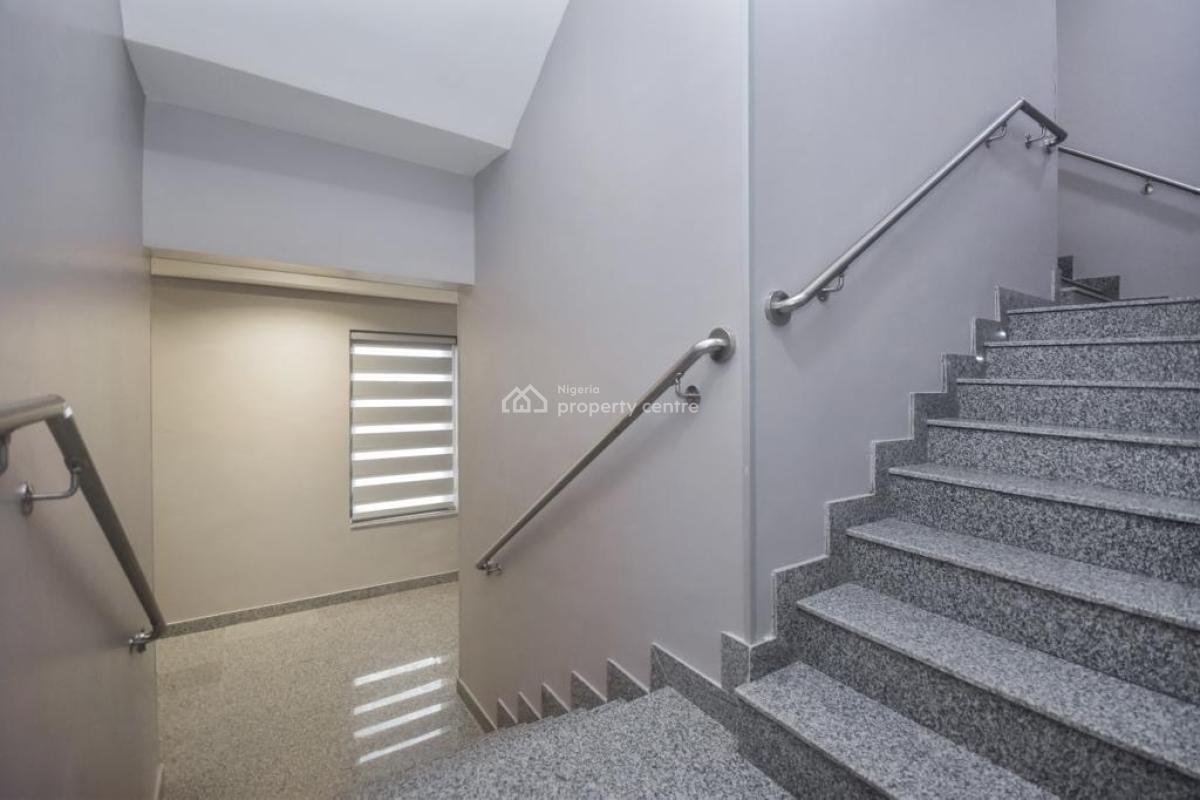 Spacious 3 Bedroom Flat, Muzi Banire Street, Lekki Phase 1, Lekki, Lagos, Flat / Apartment for Rent