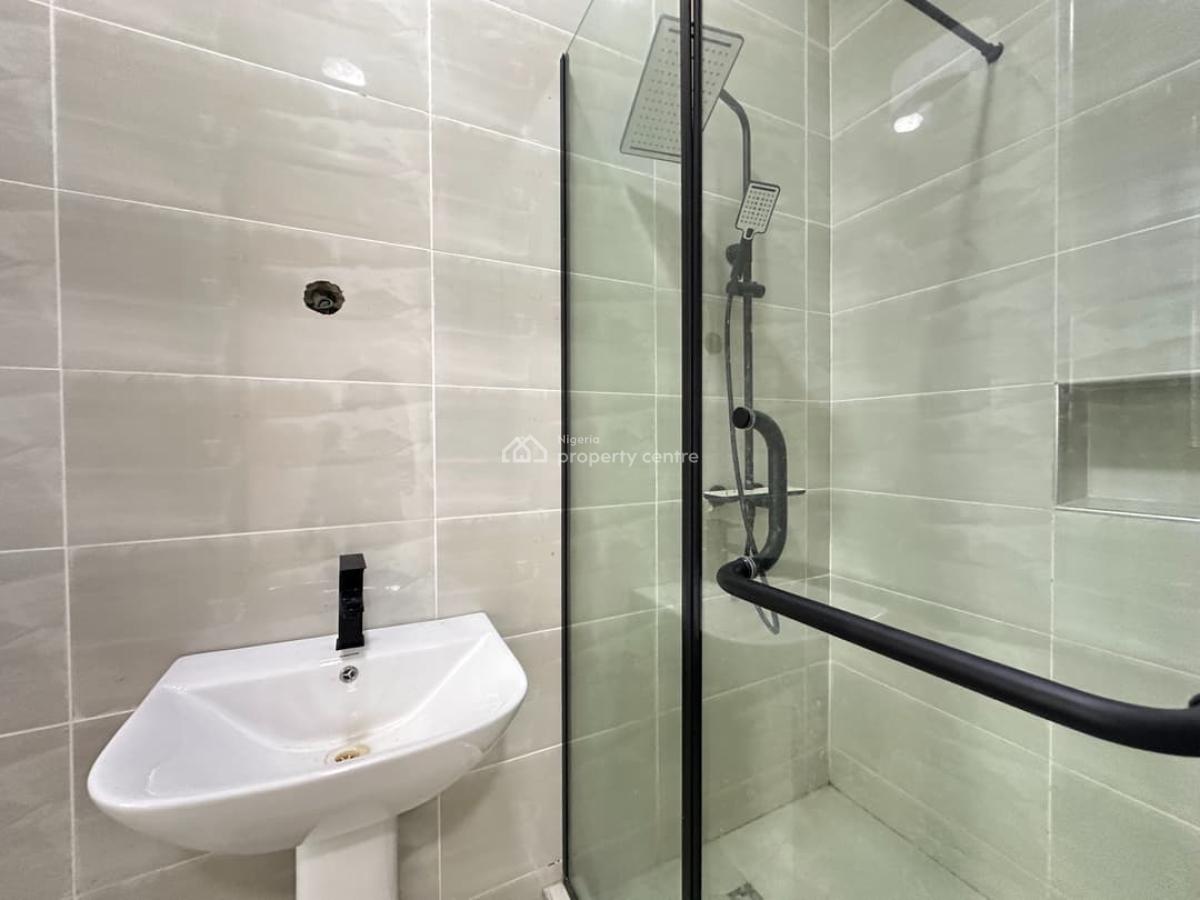 Newly 3 Bedroom Apartment Available, Lekki Phase 1, Lekki, Lagos, Flat / Apartment for Rent
