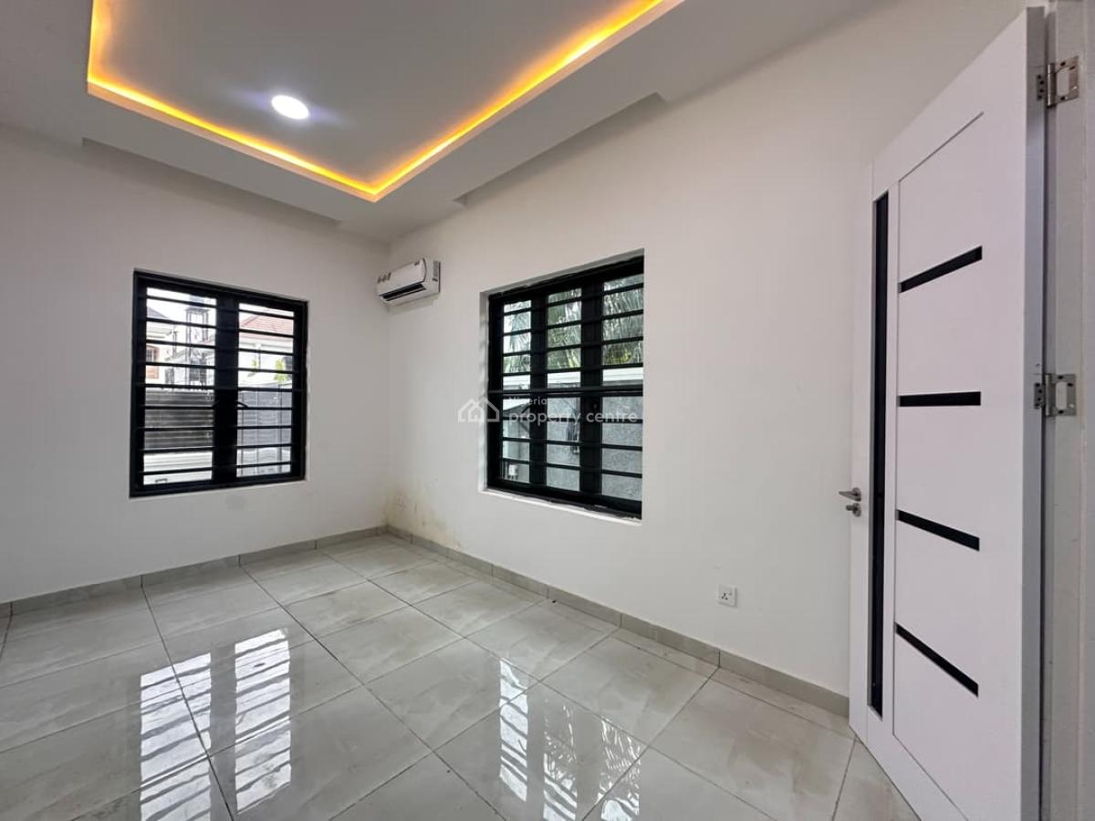 Newly 3 Bedroom Apartment Available, Lekki Phase 1, Lekki, Lagos, Flat / Apartment for Rent