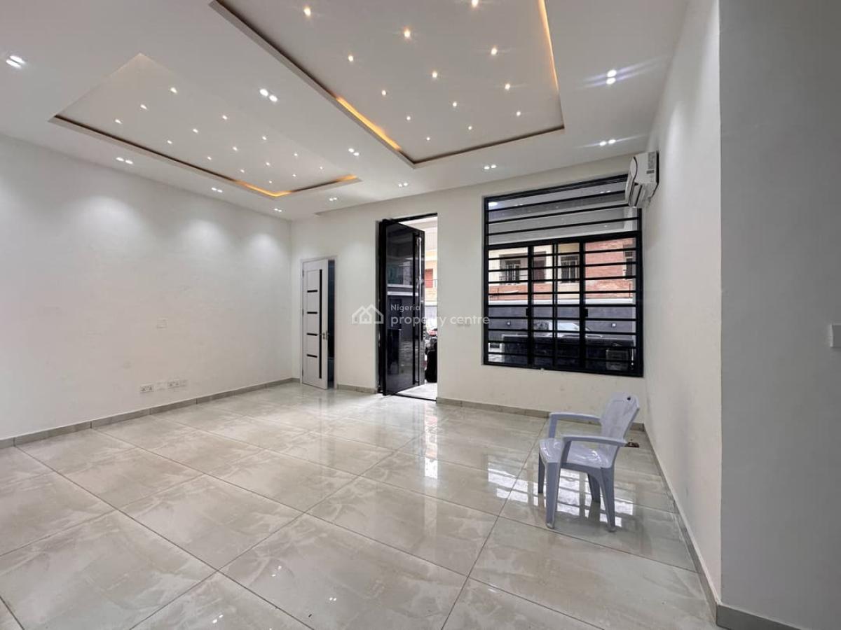 Newly 3 Bedroom Apartment Available, Lekki Phase 1, Lekki, Lagos, Flat / Apartment for Rent